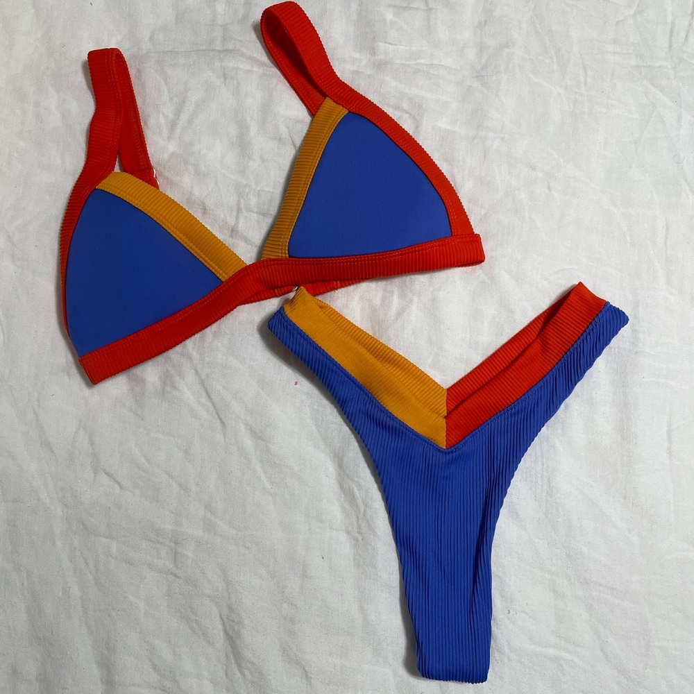 ONEONE swim suit! kameron top and button in cayman
